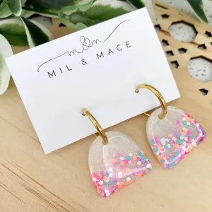 Arches Resin Huggie Earrings (White/Pink)